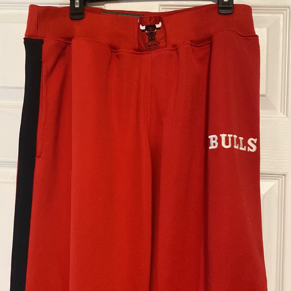 Chicago Bulls mens red basketball pants